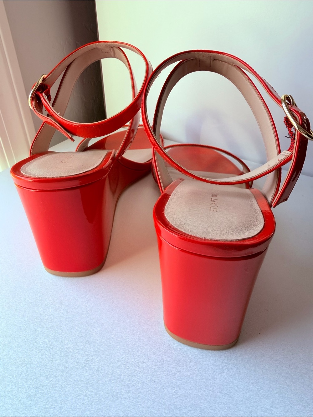 Stuart Weitzman Red Patent Leather Wedge Sandals Gold Buckle Size 11 - Picture 9 of 10
